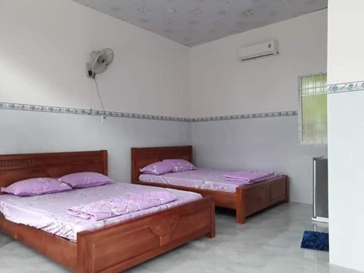 Nhà Nghỉ NgọC PhuọNg Hon Son Ξενοδοχείο Lai Son Δωμάτιο φωτογραφία